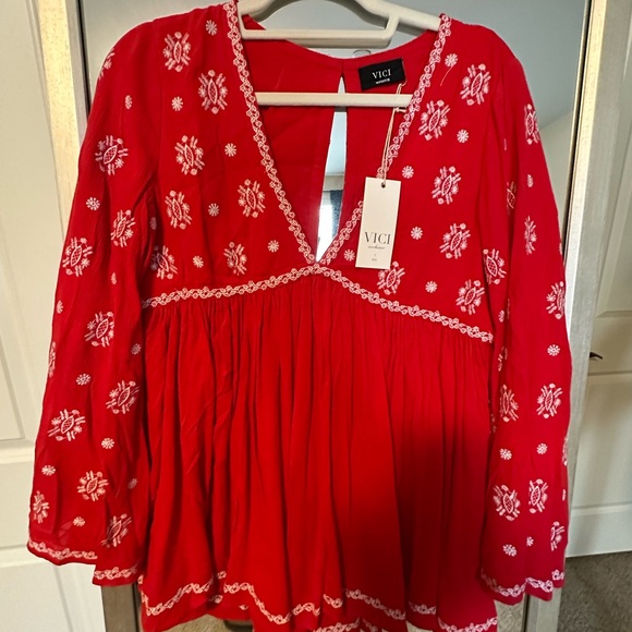 Vici Tops - Vici red flowy blouse